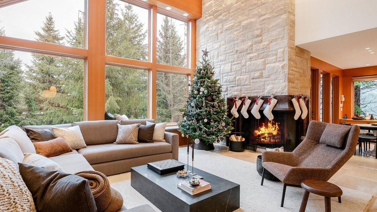 Upper Village House | Ski-in/Ski-out chalet w/hot tub & media room
