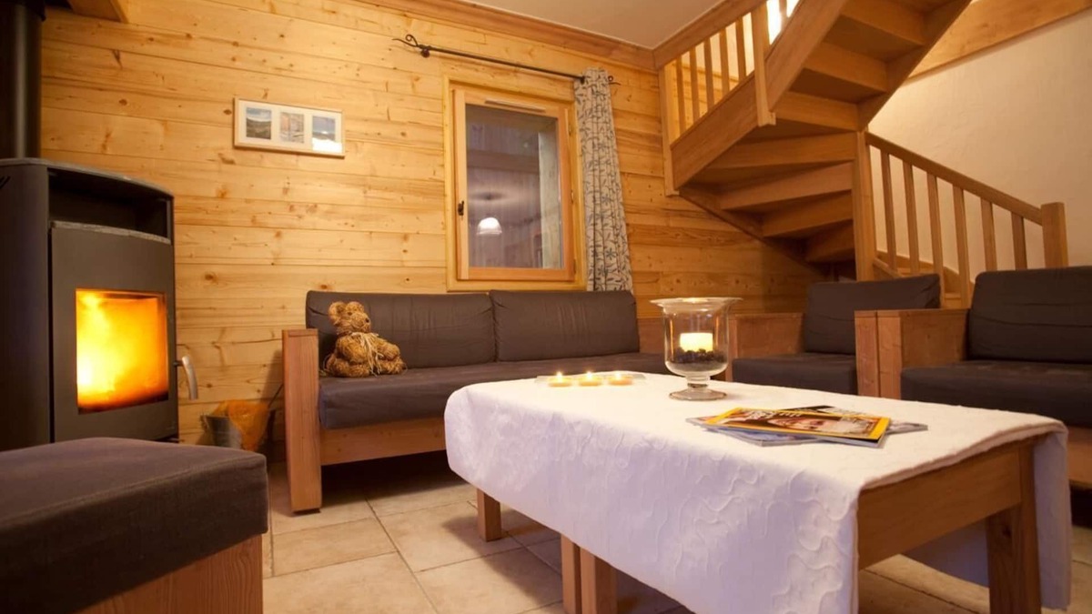 Les Bruyeres Apartment | Ski-in/ski-out & foot of the slopes, Ground floor, fitness, terrace, balcony, tv, ski locker, 128m²