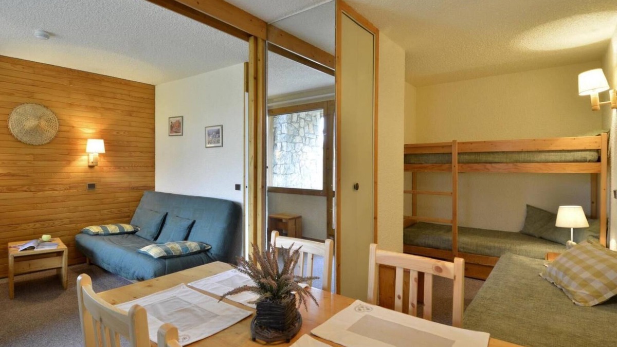 Belle Plagne Apartment | Ski-in/ski-out & foot of the slopes, Ground floor, view ski slopes, tv, ski locker, 28m², La Plagne