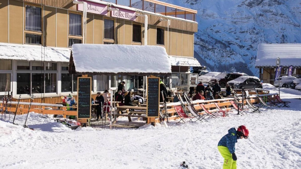 Orcieres-Merlette Hotel | Ski-in/ski-out & foot of the slopes, view mountain/resort, tv, ski locker, 16m²