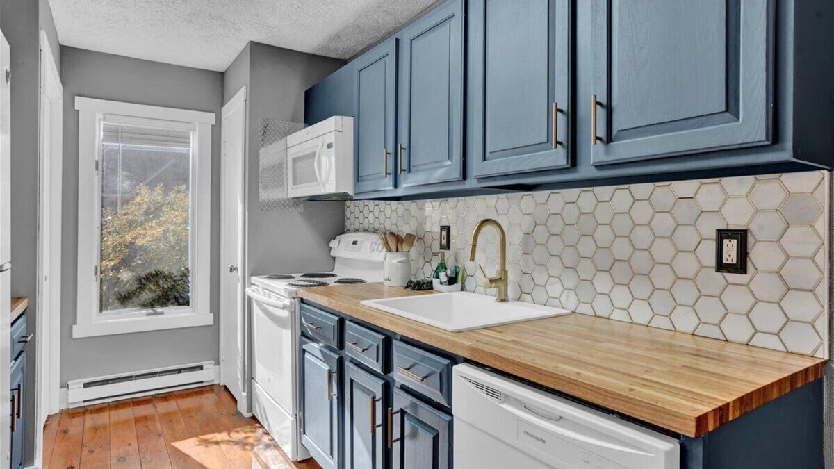 White Haven House | Ski-In/Ski-Out & Golf Retreat at Jack Frost: Charming Townhome in Lake Harmony