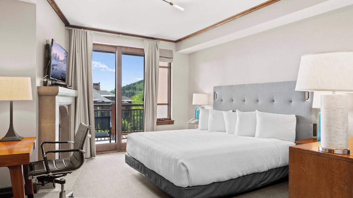 Park City Hotel | Ski-In/Ski-Out King Room at Hyatt Centric w/Pool, Hot Tub, Kitchenette & Resort Perks