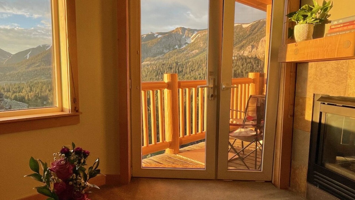 Mammoth Lakes Condo | Ski-In/Ski-Out mountain view next to Eagle Lift 1BR Special Hike fishing bike