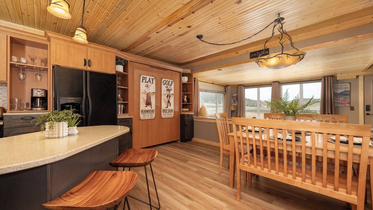Silvercreek Condo | Ski-in, Ski-out, One Bedroom Condo with Jacuzzi Tub