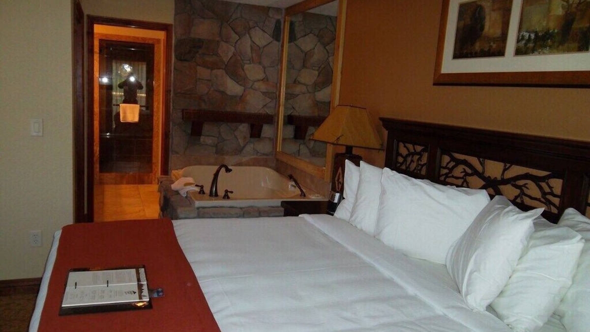 Park City Resort | Ski In, Ski Out Park City Four Bedroom with Lock Off