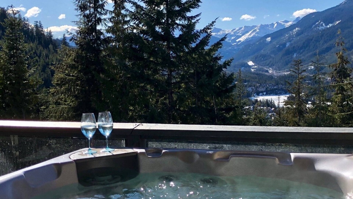 Nordic Estates House | Ski-In/Ski-Out -Private Hottub-Townhouse