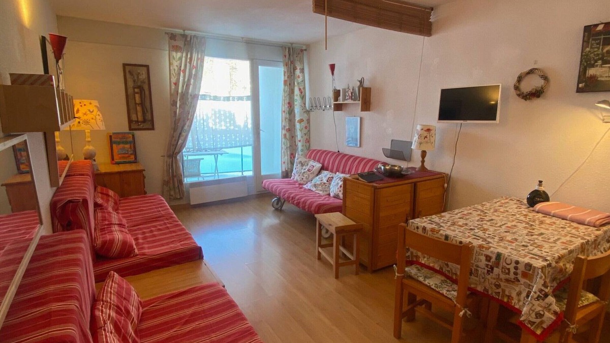 Montgenevre Apartment | Ski-in/ski-out studio for 6 with balcony, equipped kitchen