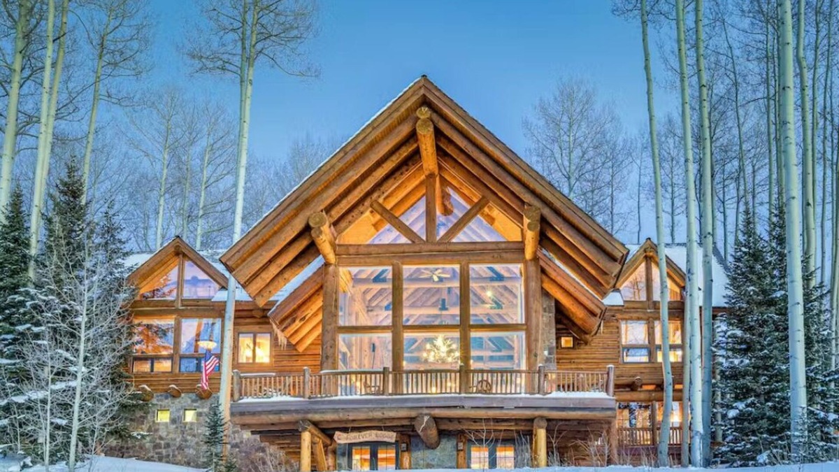 Mountain Village House | SKI-IN/SKI-OUT WITH GORGEOUS MOUNTAIN VIEWS!