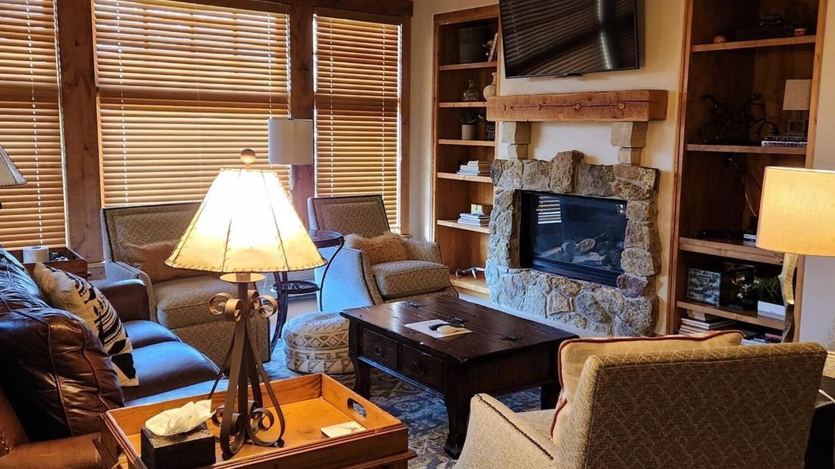 Crested Butte Condo | Ski In/Ski Out "WestWall Lodge" Luxury Mountain Accommodation A304