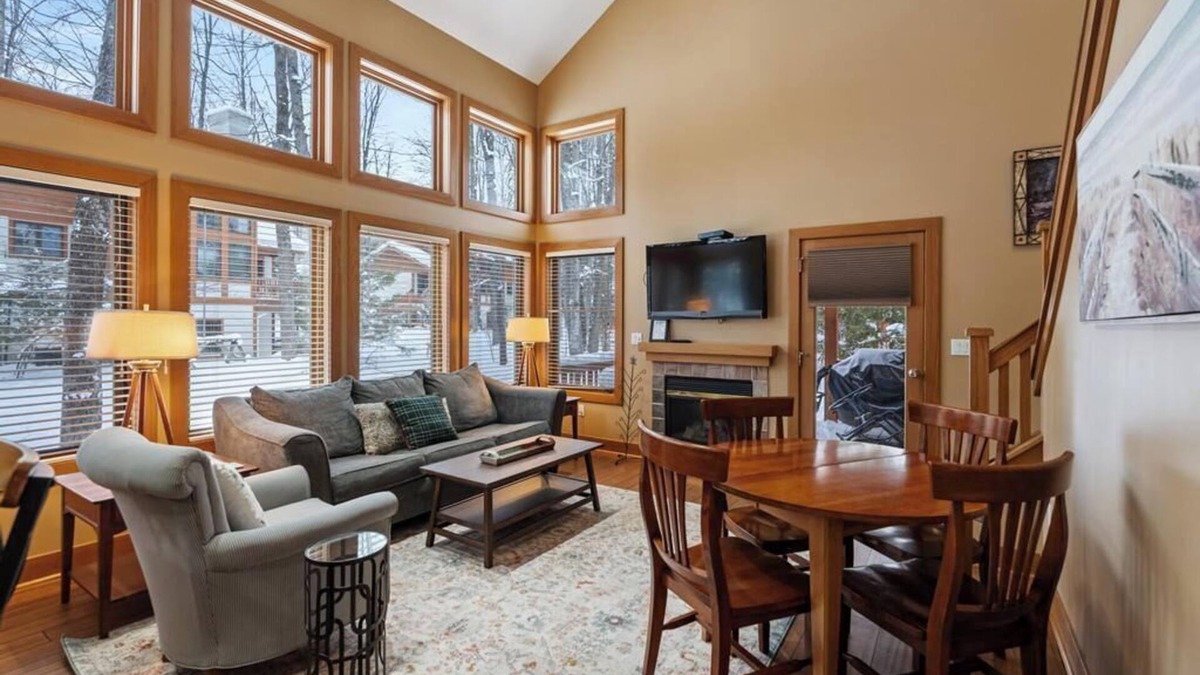 Boyne Falls Condo | Ski Lodge at Boyne Mountain! Sleeps 18, perfect for families/large groups