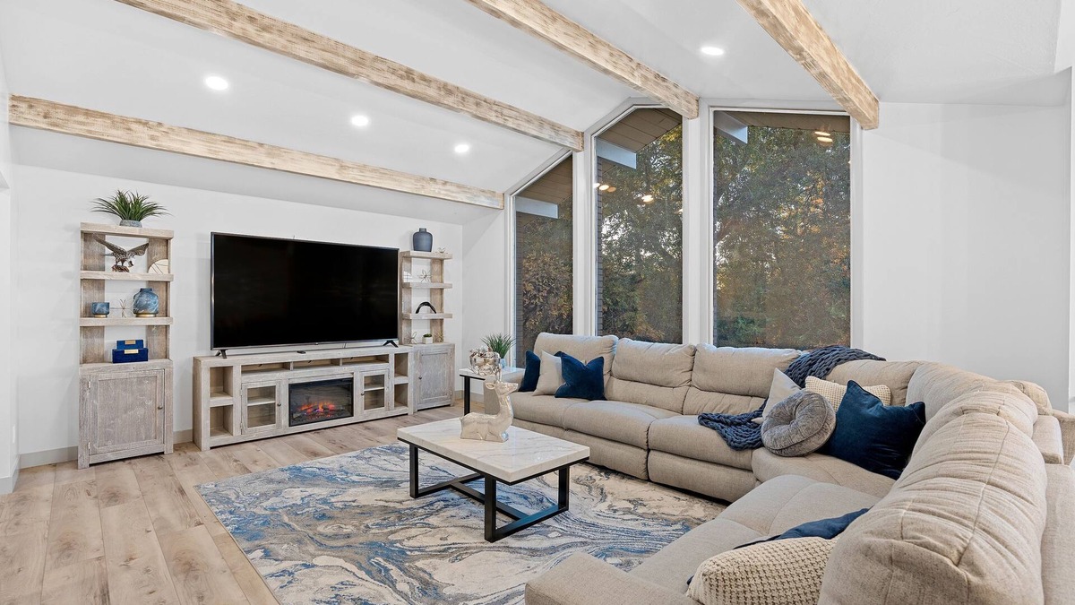 Olympus Cove House | Ski Lover's Paradise: 7BR Villa Near Top Resorts by RedAwning
