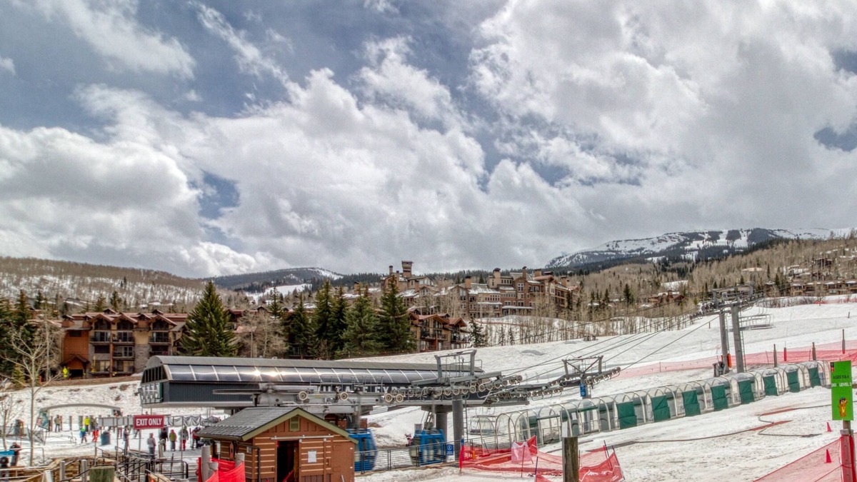 Snowmass Village Apartment | Ski-on/out studio with pool in summer, hot tub, year round, grill & fireplace