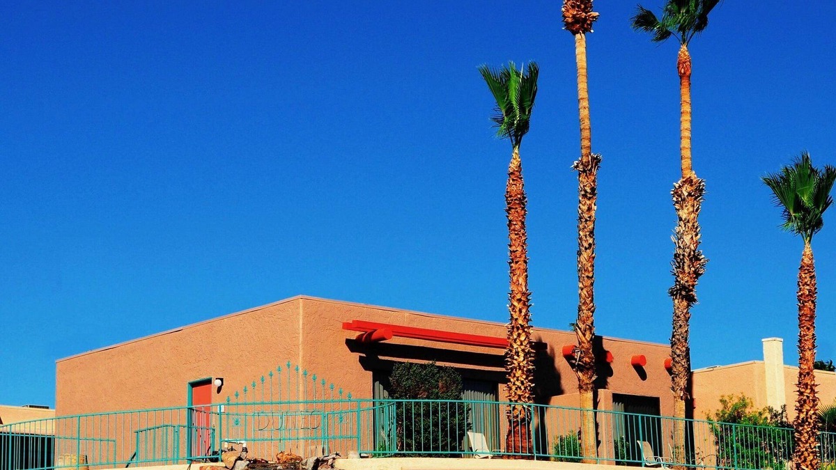Lake Havasu City Resort | Ski, raft, wakeboard, swim, jetski!