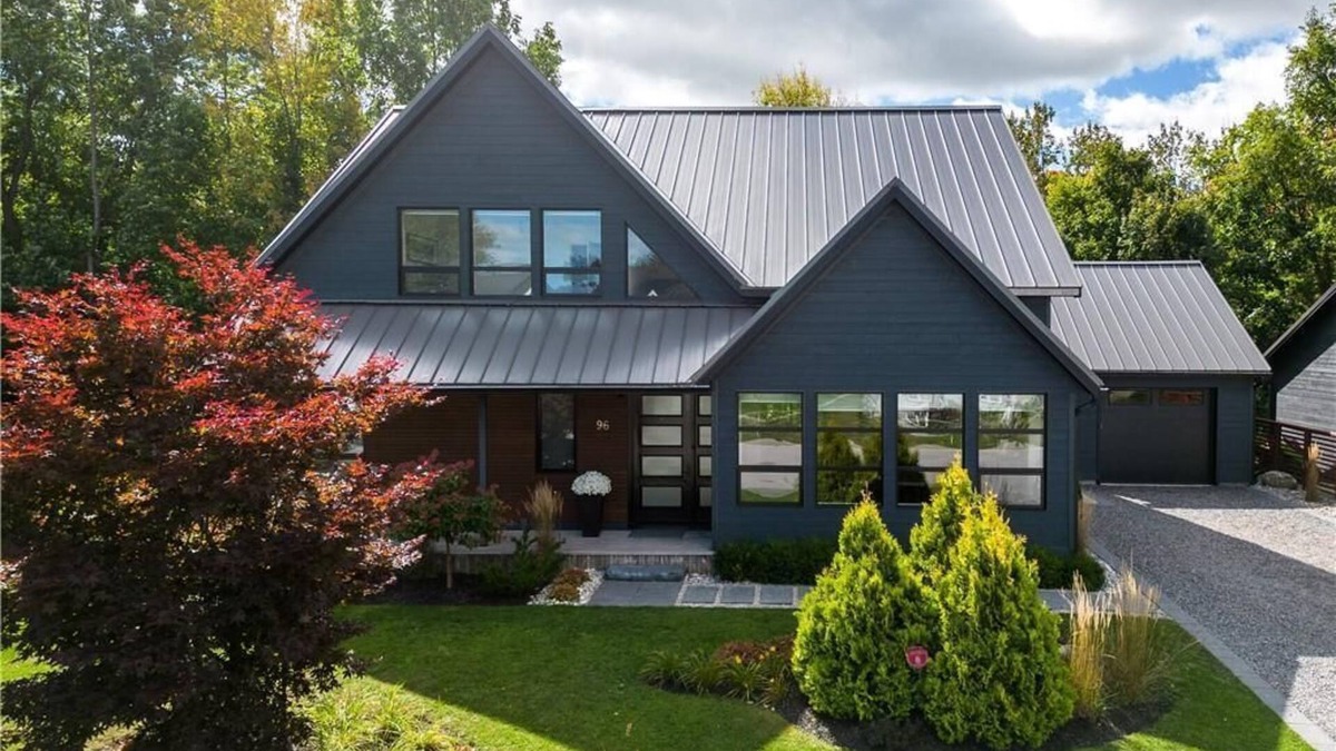 Meaford House | Ski Season 2025 House Rental - Quiet/luxurious executive home in Meaford