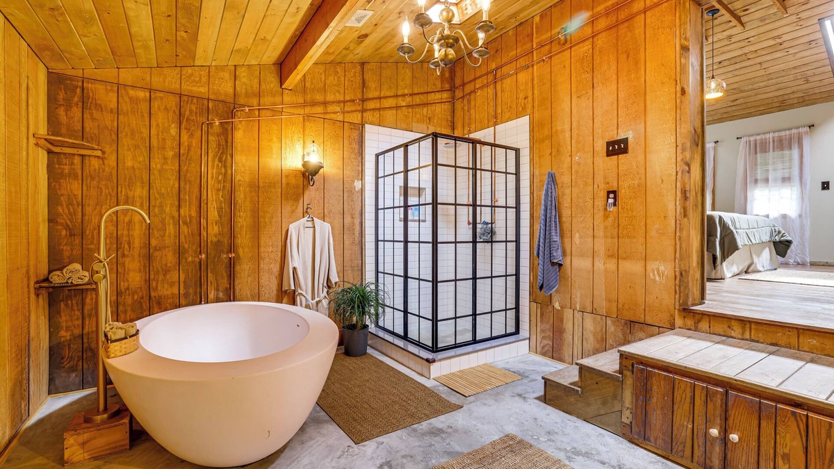 Pocono Pines House | Ski, Swim, Relax: Old-Fashioned Poconos Getaway