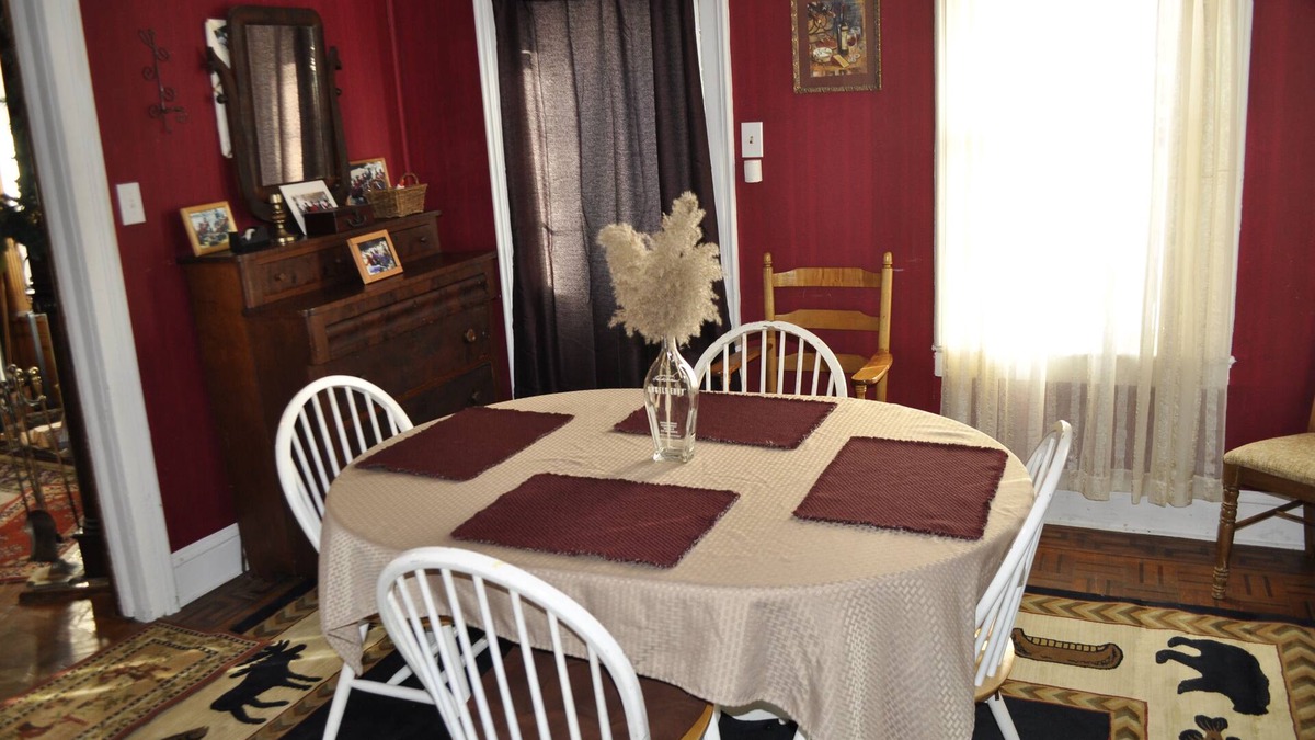 North Creek Cottage | Ski Village Victorian at Gore Mountain