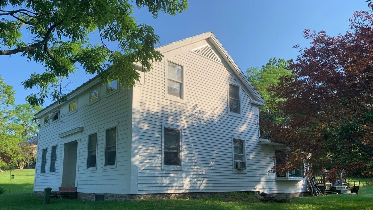 East Durham House | Ski Windham! Private swimming. Beautiful nature walks. Family comfort. Fast Wifi