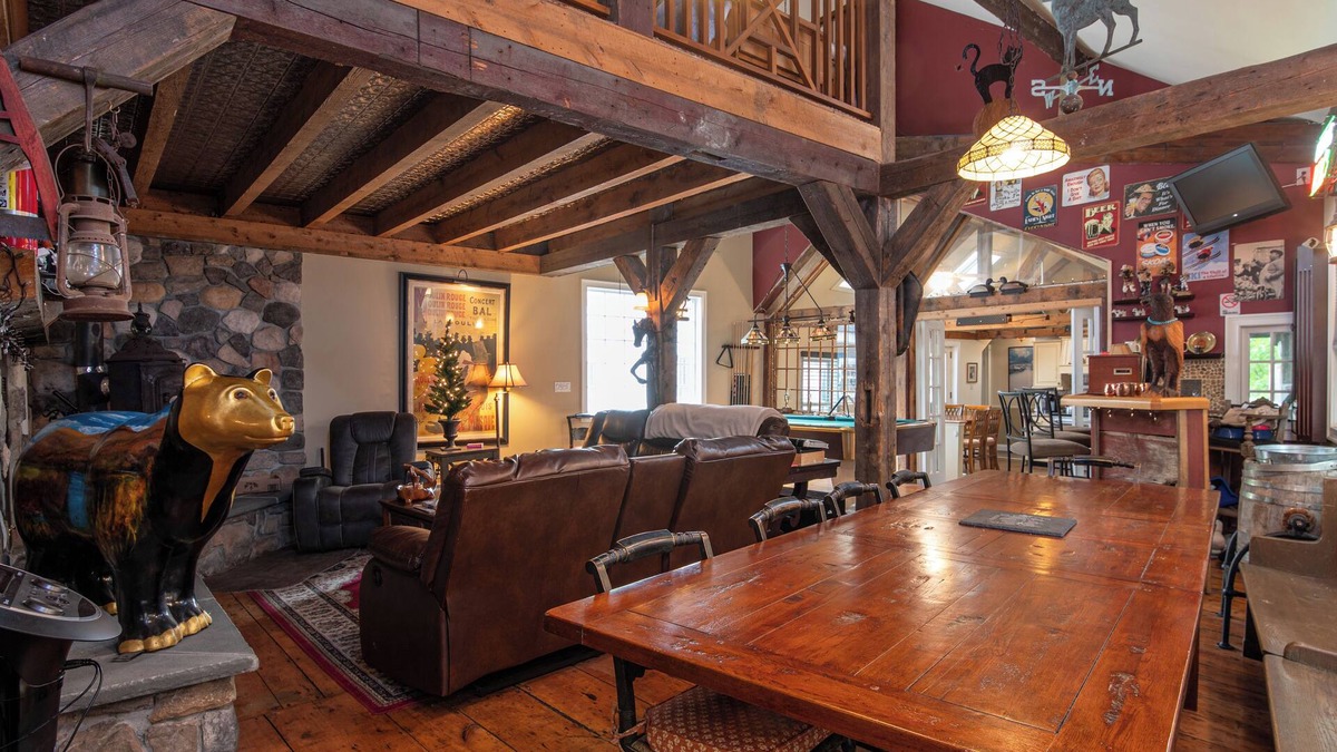 Wilmington House | SKIING, PARTY SAFELY IN THE SNOW! NO NEED TO DRINK & DRIVE.