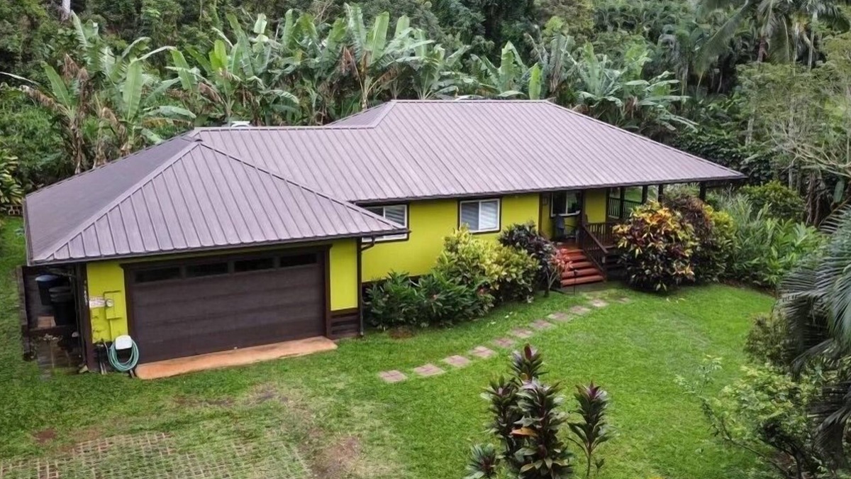 Kilauea House | Skippers—Fully air conditioned, Private Location, Near Gorgeous Beach-TVNC4190