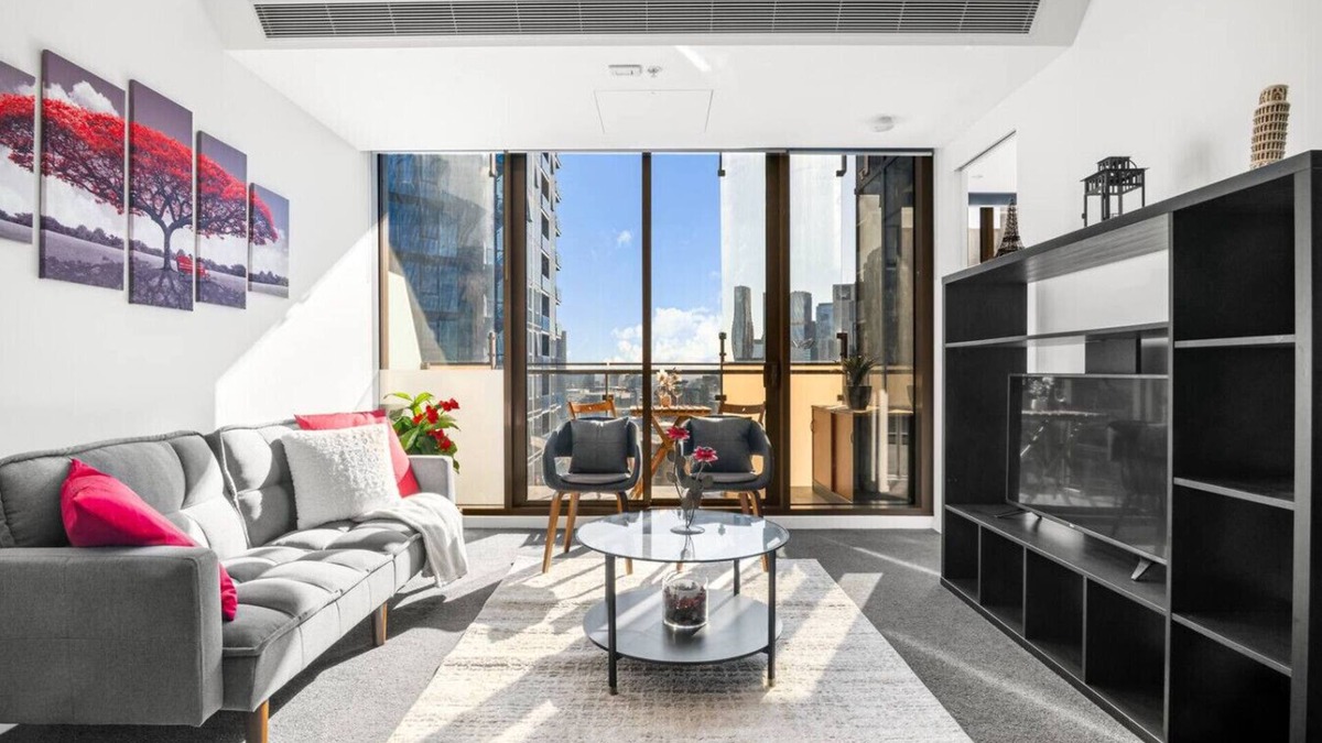 Southbank Apartment | Sky-High 2BR Southbank Luxe w/Gym, Pool & Parking