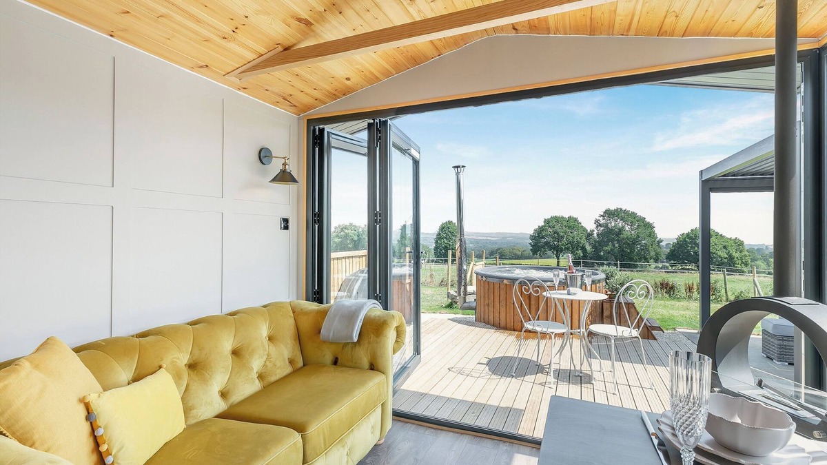 Skelmersdale Apartment | Sky Lark Lodge - UK49904