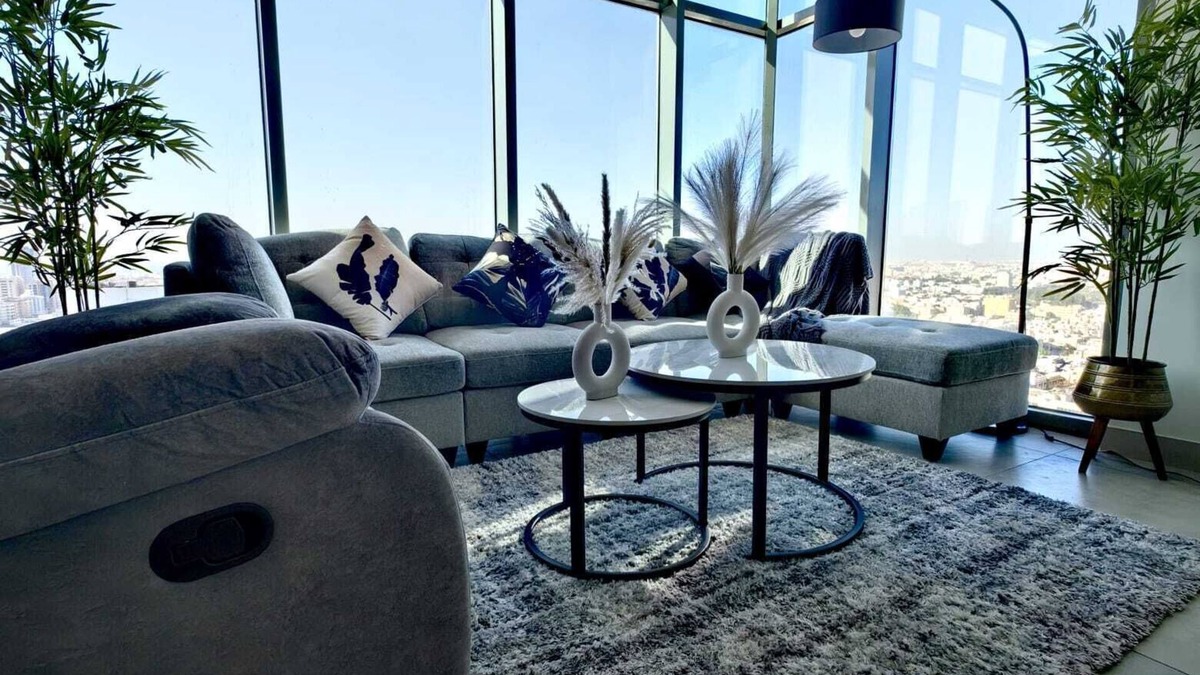 Manama Condo | Sky-Midway Oasis, H Family Home