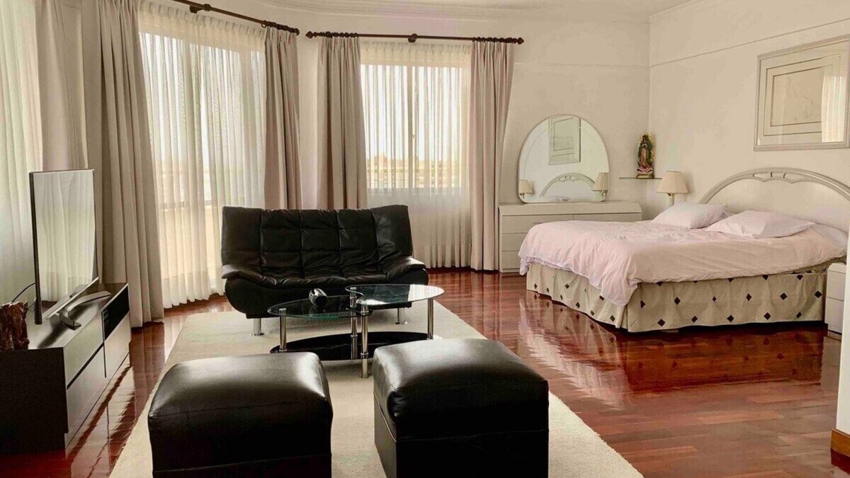 Cochabamba Condo | Sky Oasis I Plaza Quintanilla I Parking I Sleeps 8