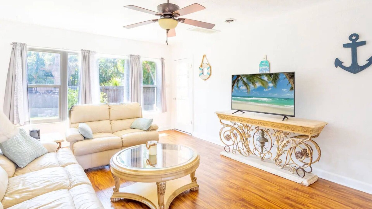 Bay Isle House | Sky Spacious Bungalow walking distance from beach!Name Sky Side A