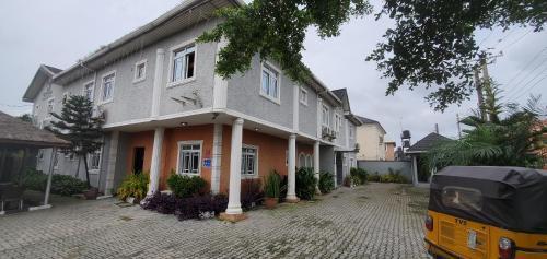 Ajah Hotel | Skyfield Hotel & Suits