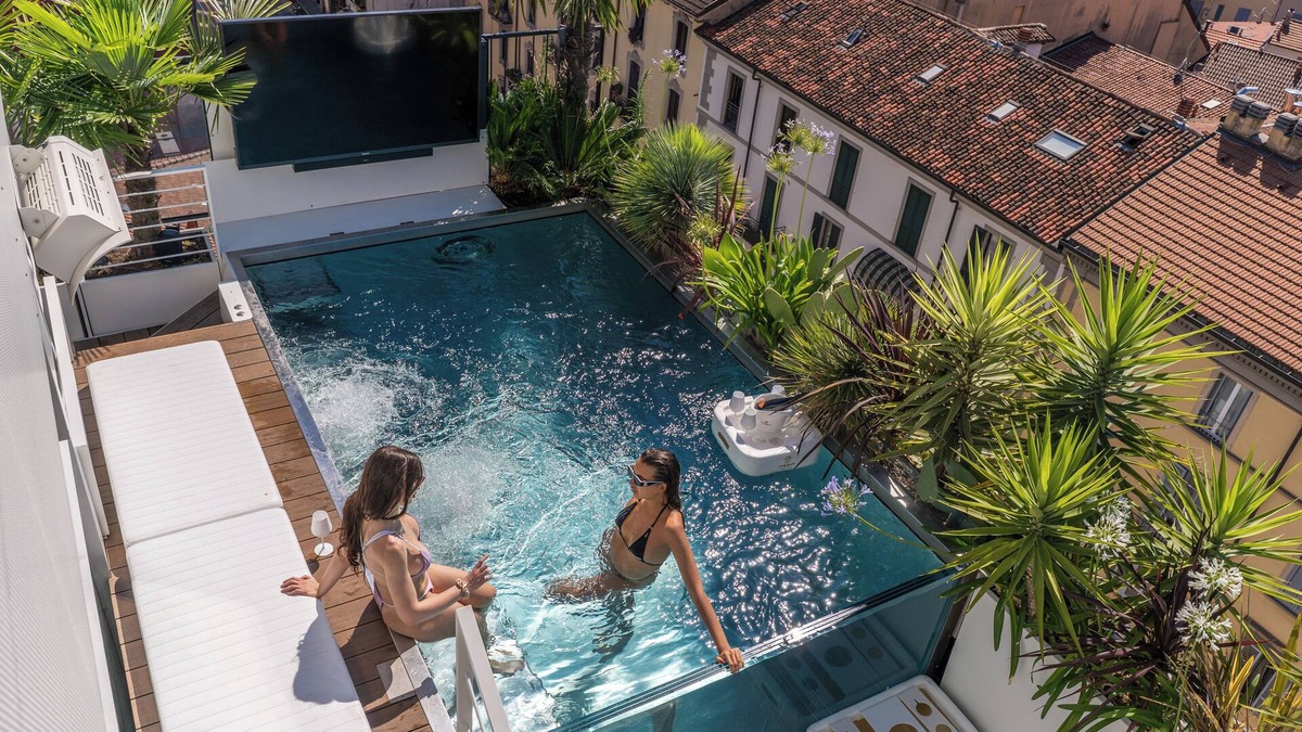 Porta Garibaldi Apartment | SkyJungle: luxury penthouse private pool and spa