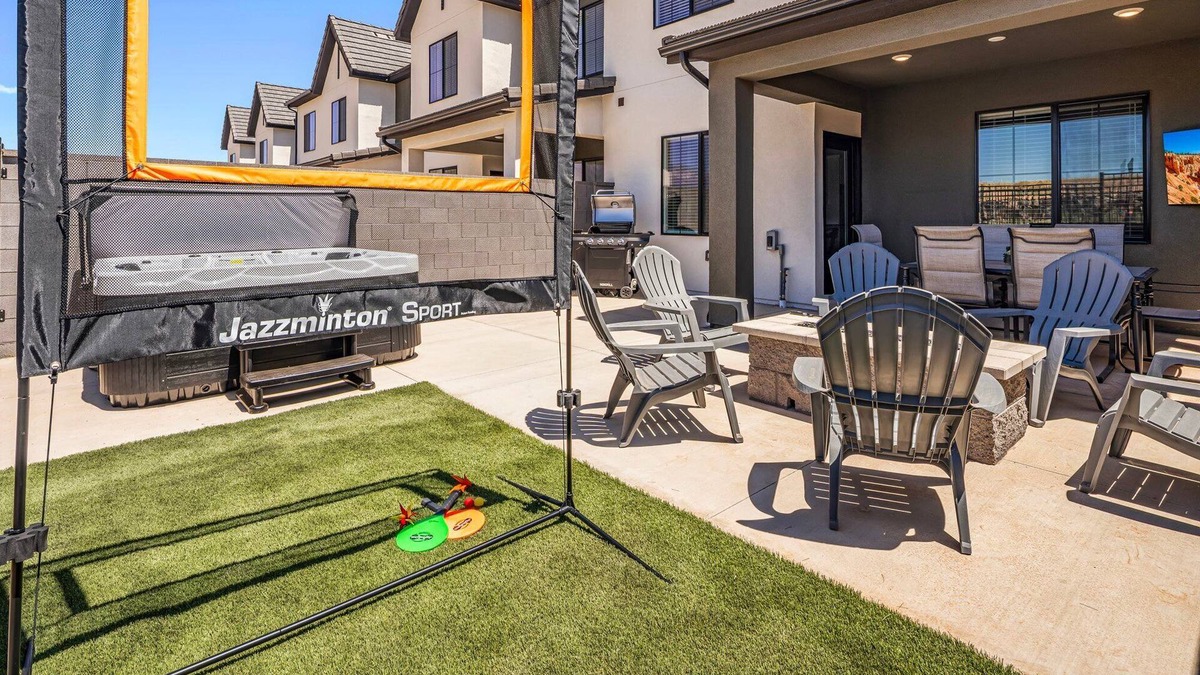 St. George House | Skyline 1694|Hot Tub, Arcade Games, Nintendo Switch, Community Amenities!