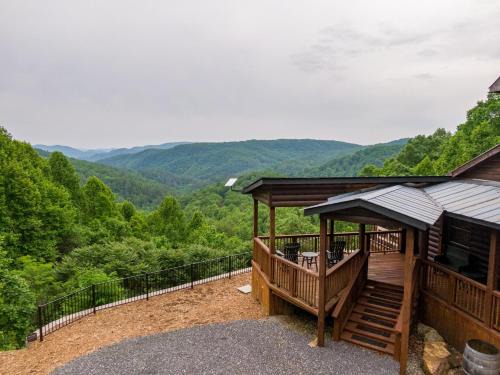 Lenoir House | Skyline Escape