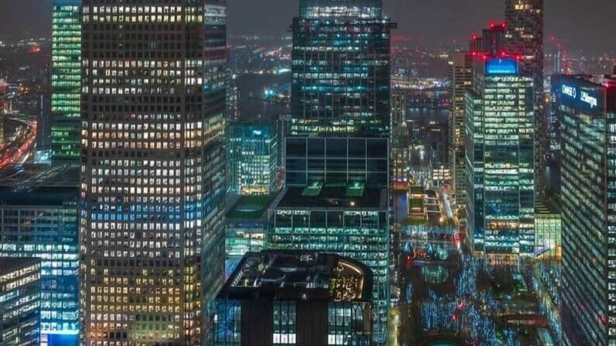 Canary Wharf Apartment | Skyline Oasis