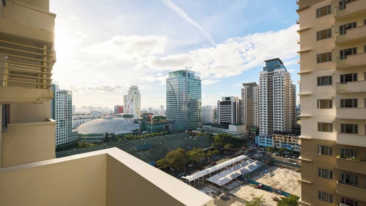 E. Rodriguez Condo | Skyline Stay in Araneta Cubao w/Karaoke & Netflix