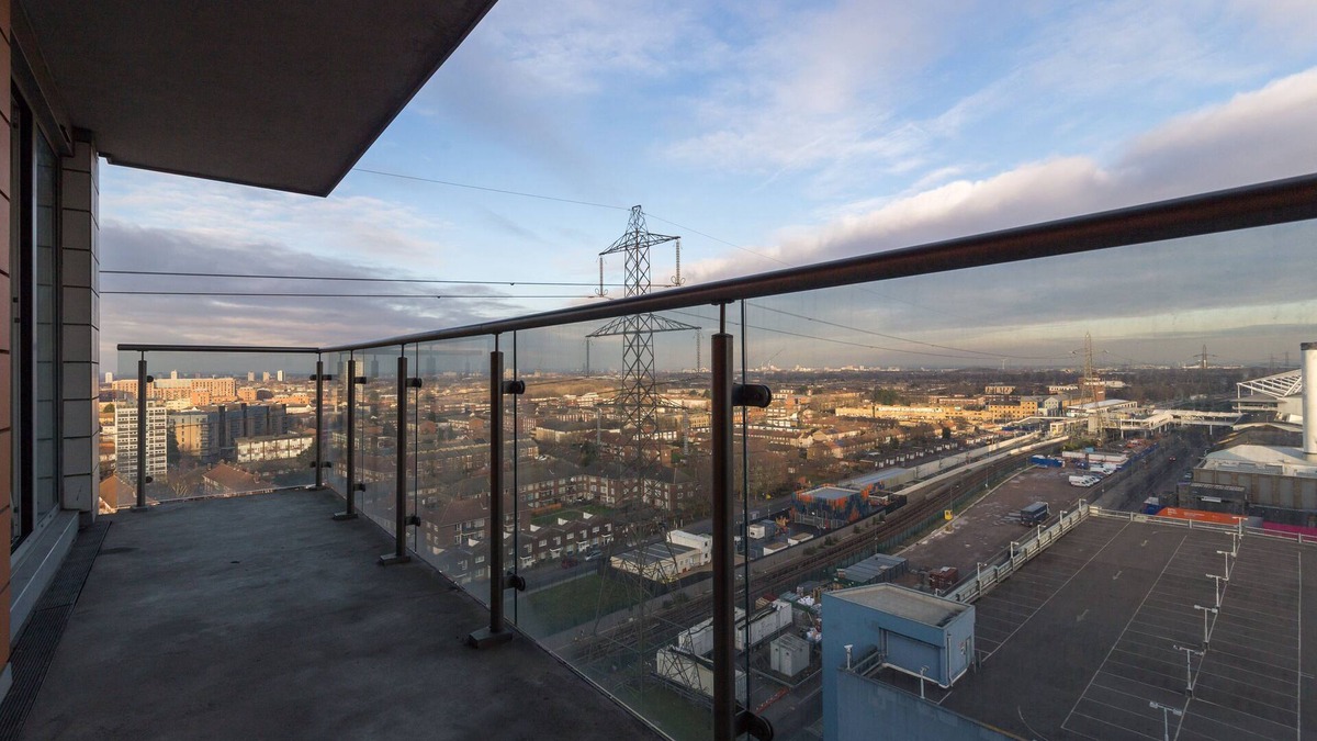 Docklands Apartment | Skyview Apartment | ExCeL Centre | O2 Arena