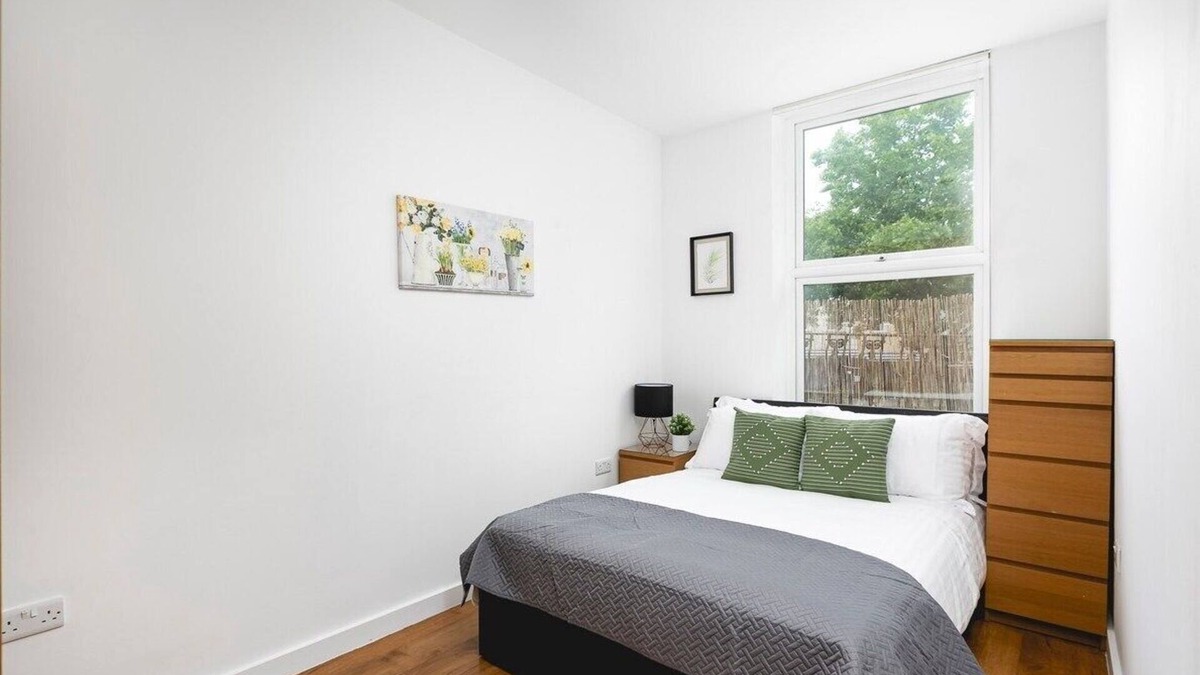 North Kensington Apartment | Skyvillion - 2 Bed Apartment in Ladbroke Grove