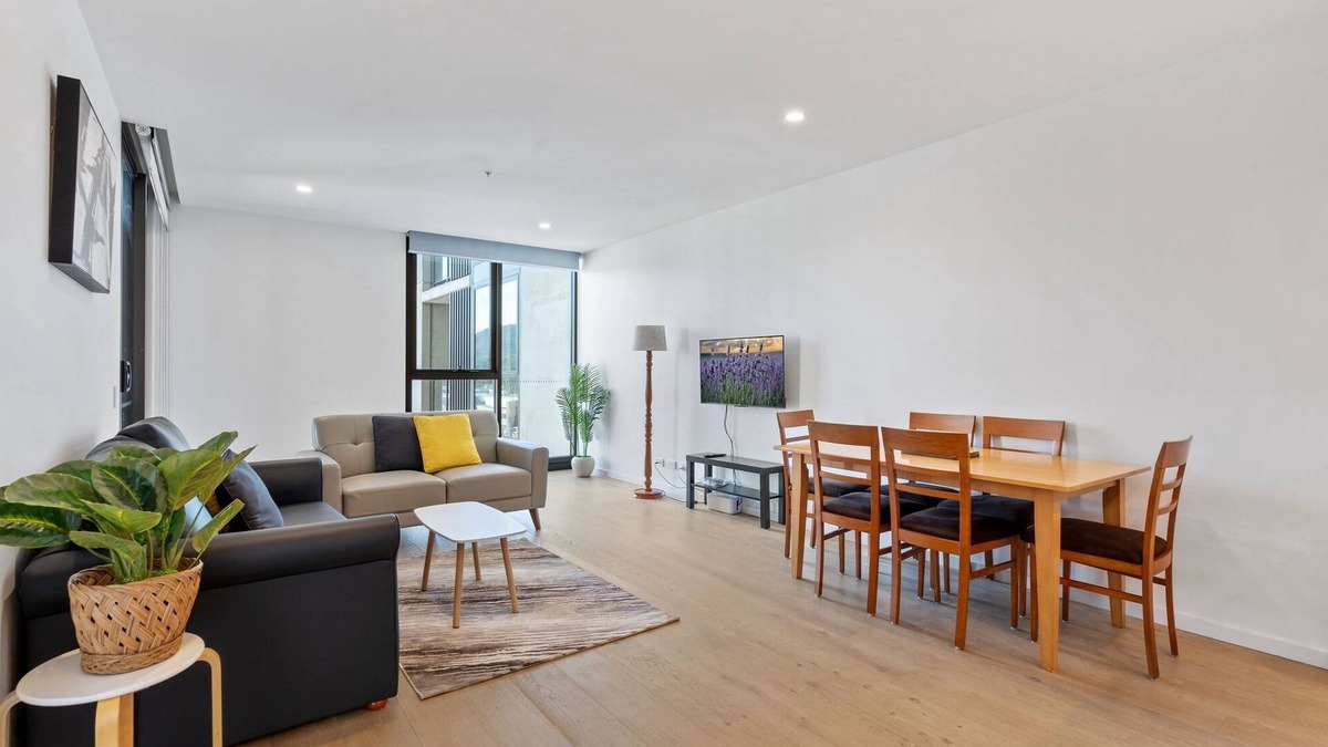 City West Apartment | Sleek 1-Bed Canberra Flat with Gym & Sauna Access