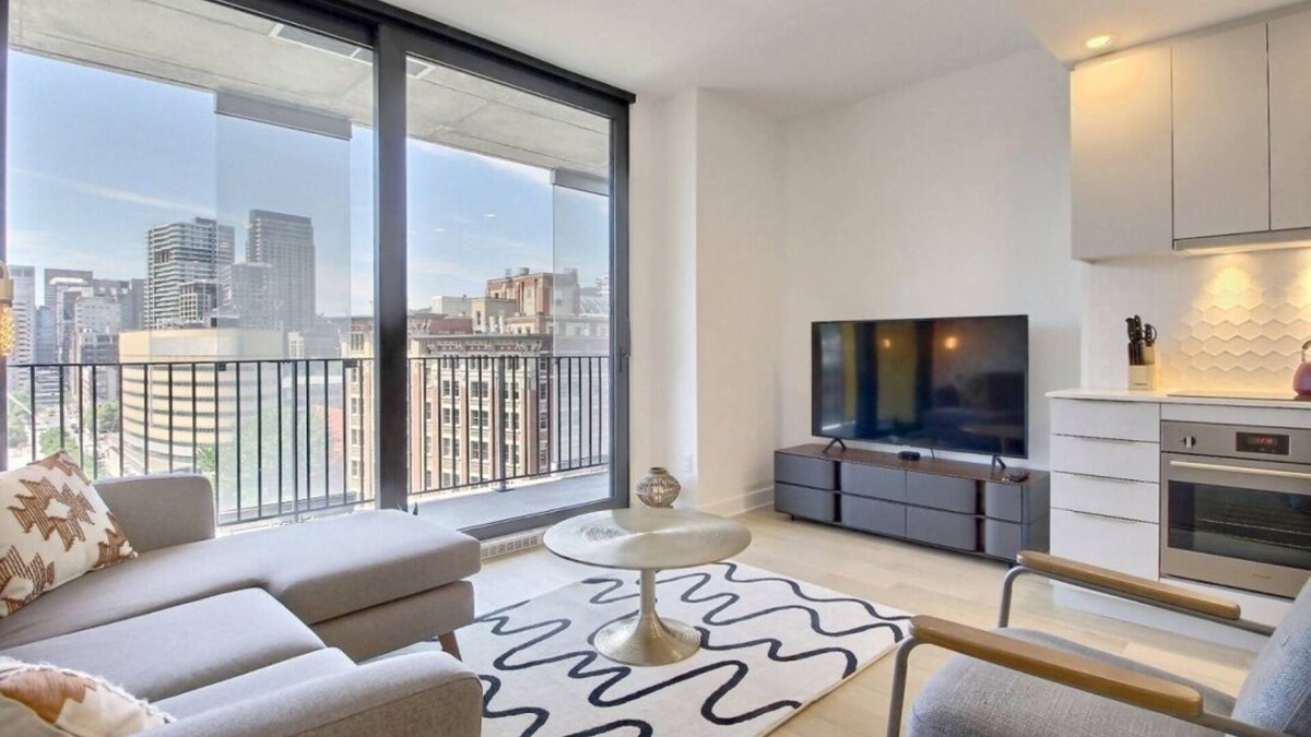 Quartier des Spectacles Apartment | Sleek 1BR @Festivals Plaza with Downtown City view