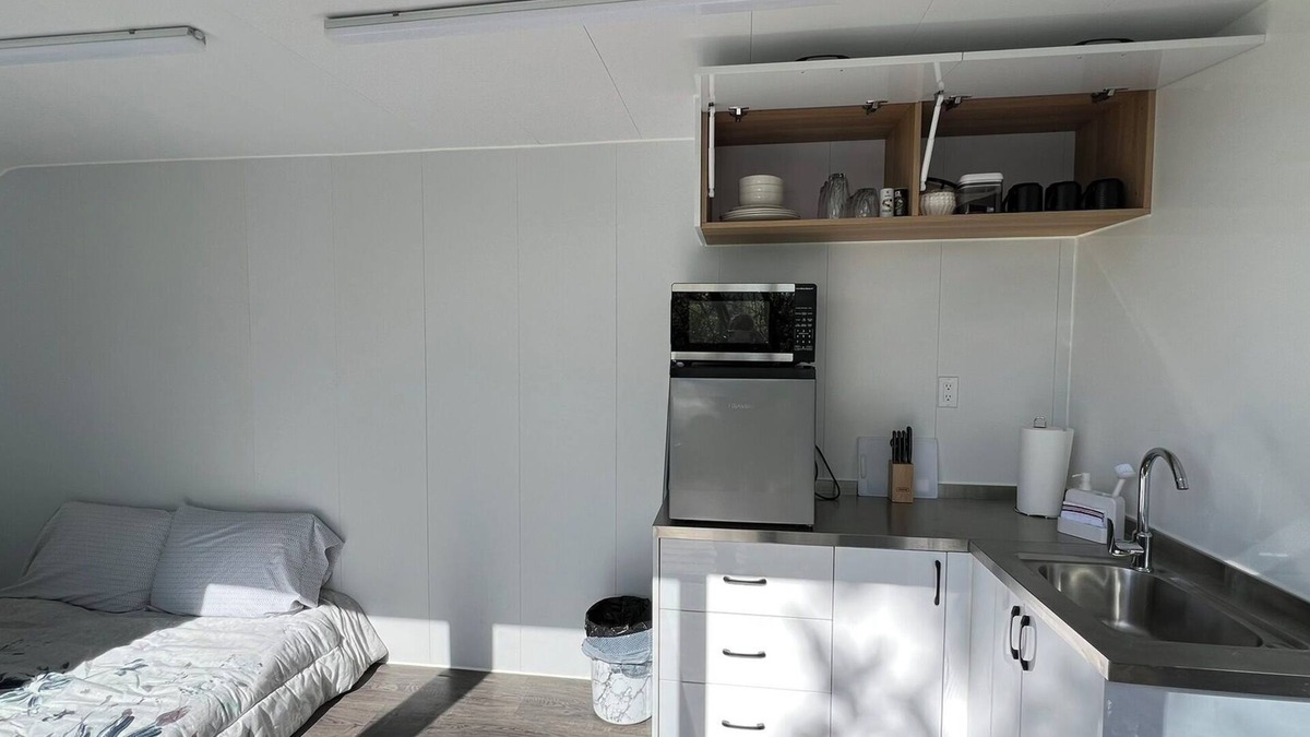 Klamath Cabin | Sleek and Modern Glamping Pod in Klamath, Perfect for a Getaway near the Pacific Ocean