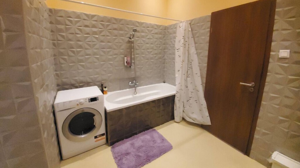Inner City Budapest Apartment | Sleek Budapest apartment: modern, central, ideal for exploring.