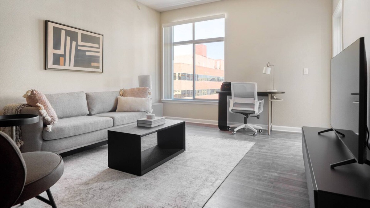 Belcaro Apartment | Sleek Cherry Creek 1BR w/ Gym, W/D & Roof Deck, near Mall, by Blueground