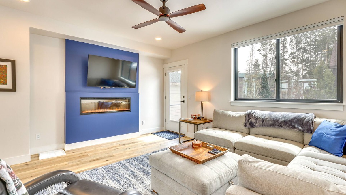 Fraser House | Sleek Fraser Townhome < 8 Mi to Winter Park!
