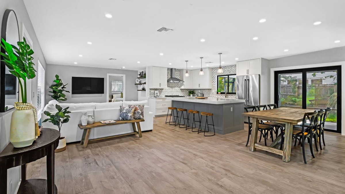 Jupiter House | Sleek home near beaches, shops, & dining, with private pool & high-end kitchen