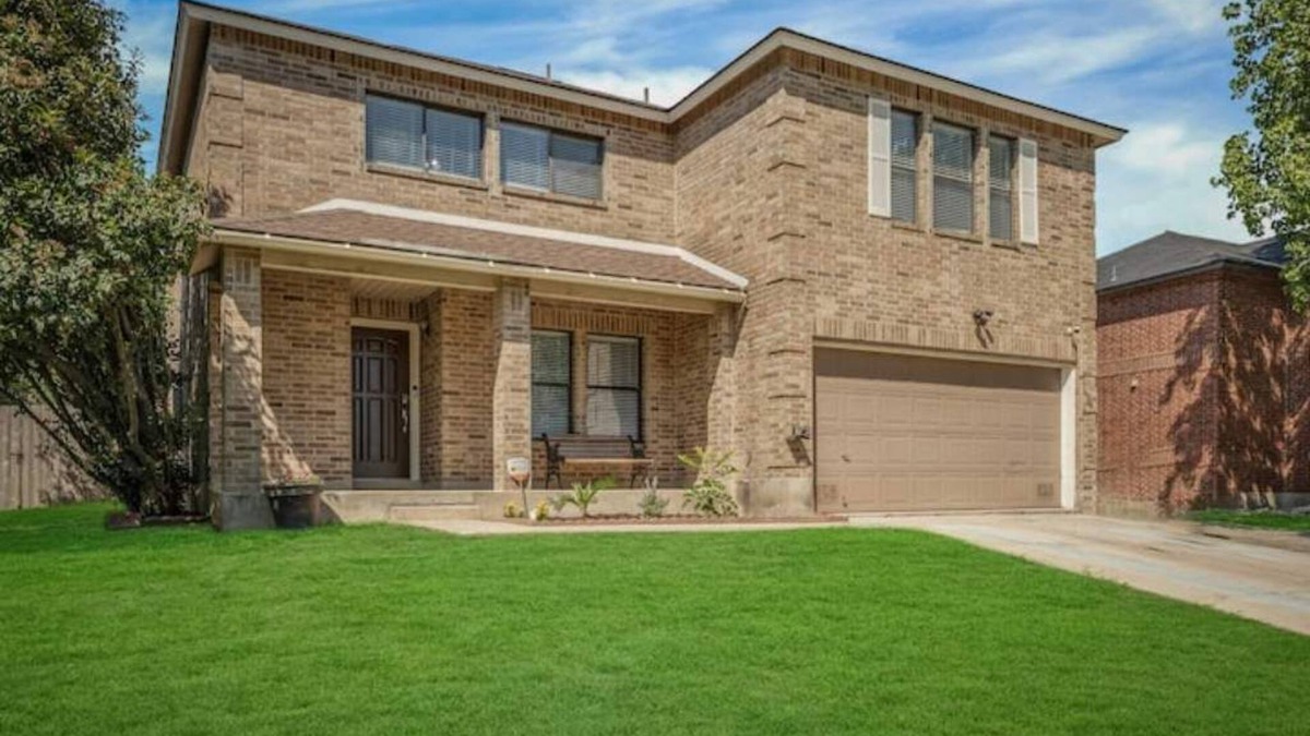 Wetmore House | Sleek-La Cantera/Medical/UTSA/game room-Sleeps 14