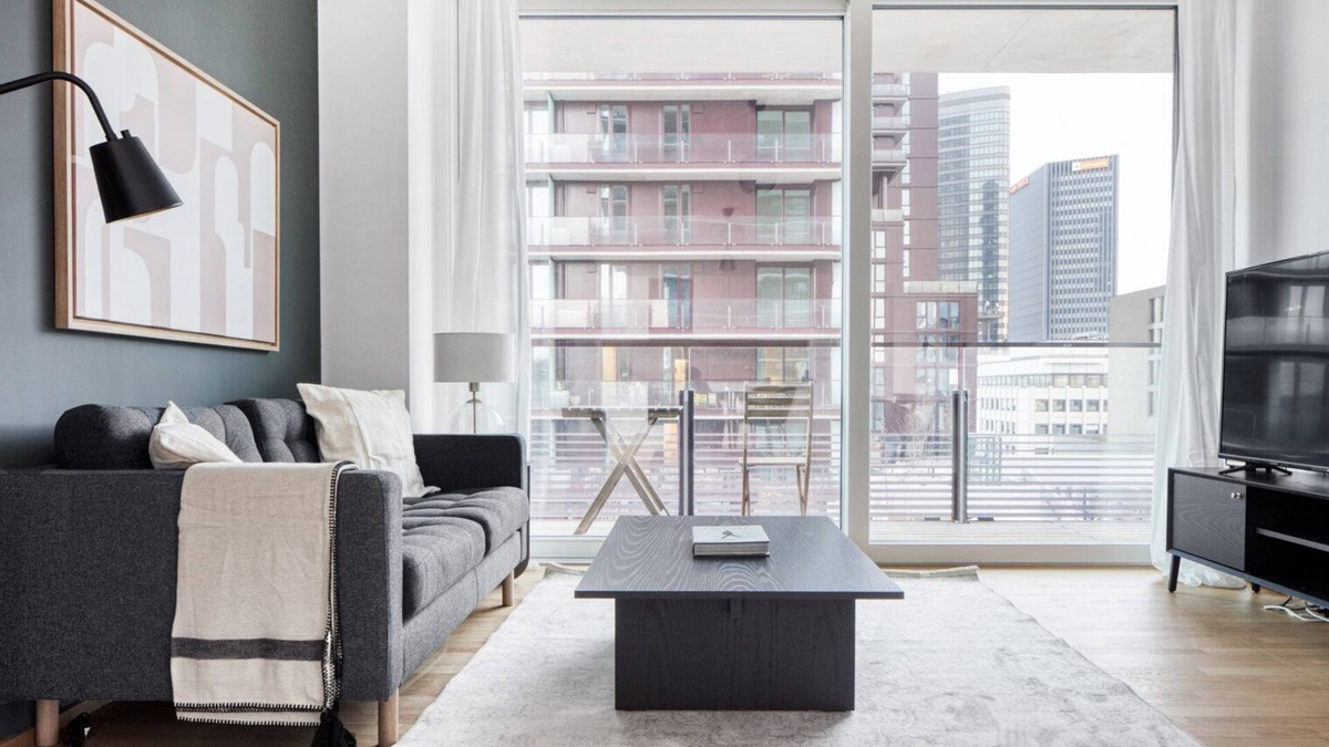 Erdberg Apartment | Sleek Landstraße 1BR w/Pool & Elevator, near Metro U3, by Blueground