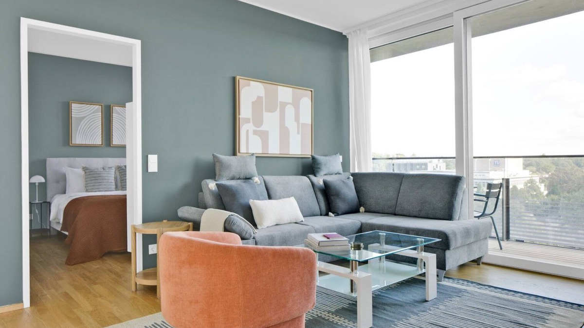 Erdberg Apartment | Sleek Landstraße 1BR w/Elevator & Rooftop Pool, near U3, by Blueground