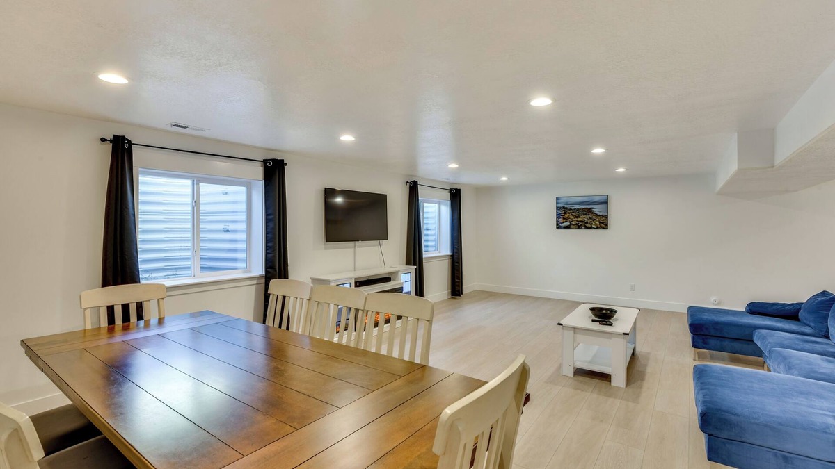 Morgan Apartment | Sleek & Modern Morgan Abode: Great for Families!