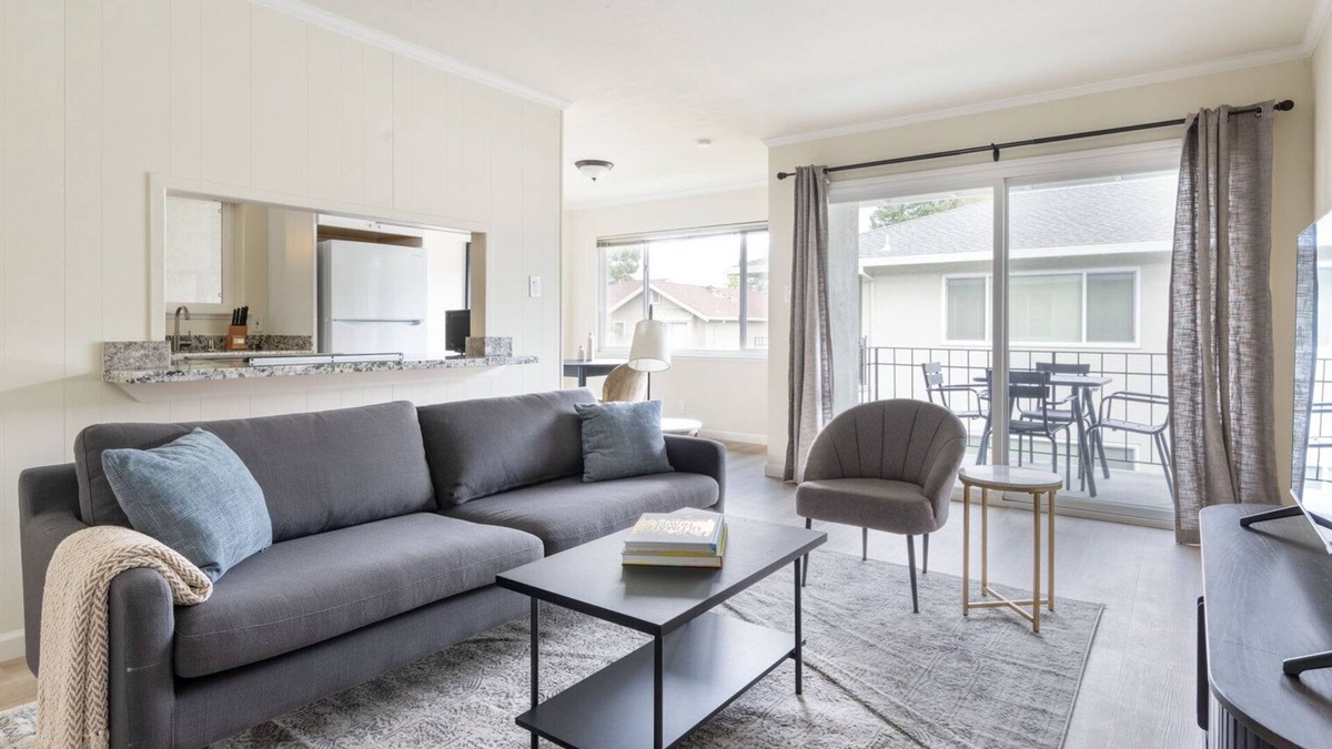 University South Apartment | Sleek Palo Alto 1BR w/Garden, Parking & W/D, nr shops, by Blueground