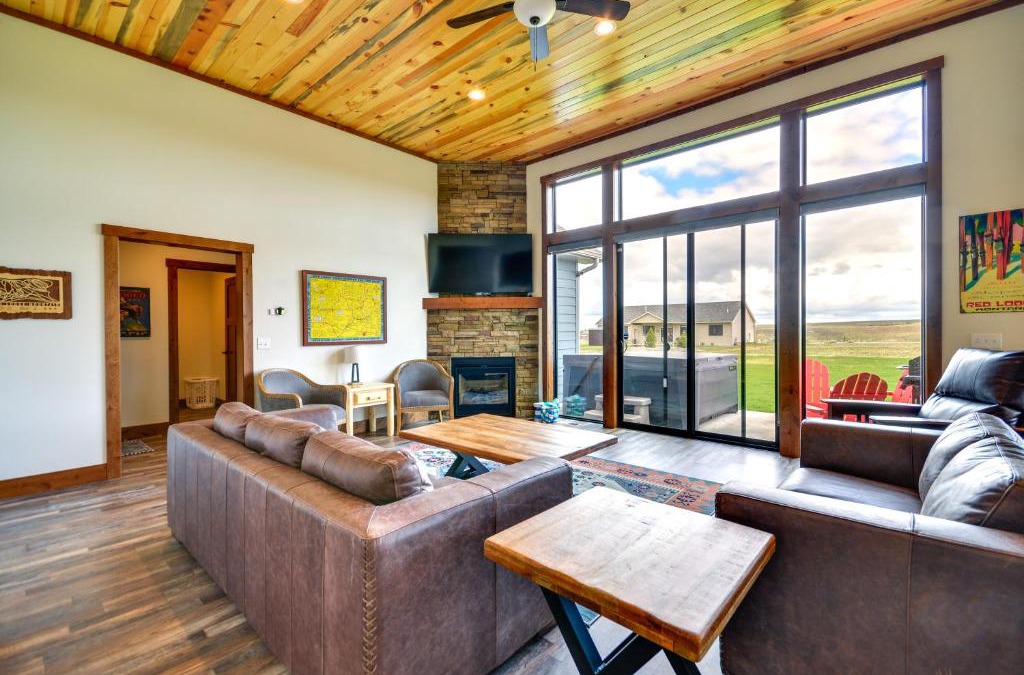 Red Lodge House | Sleek Red Lodge Home Rental with Private Hot Tub!