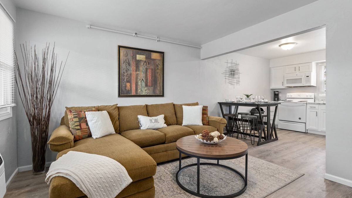 Appleton Apartment | Sleek & Spacious 2BR in Appleton – Queen Beds #A